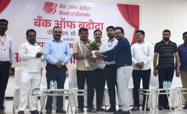 शहर स्वच्छतेत सफाई कर्मचाऱ्यांचे योगदान महत्वपूर्ण : रजनीकांत चौधरी