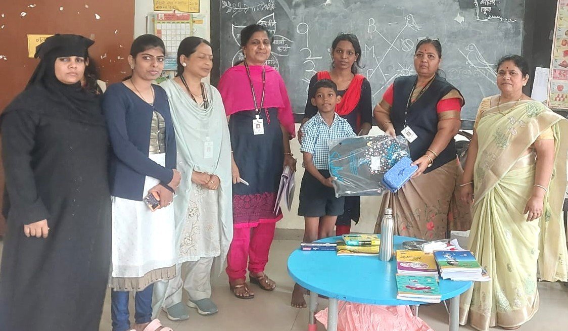 एका महिन्यात ४० हजारांपेक्षा जास्त विद्यार्थ्यांना शालेय साहित्यांचा लाभ!