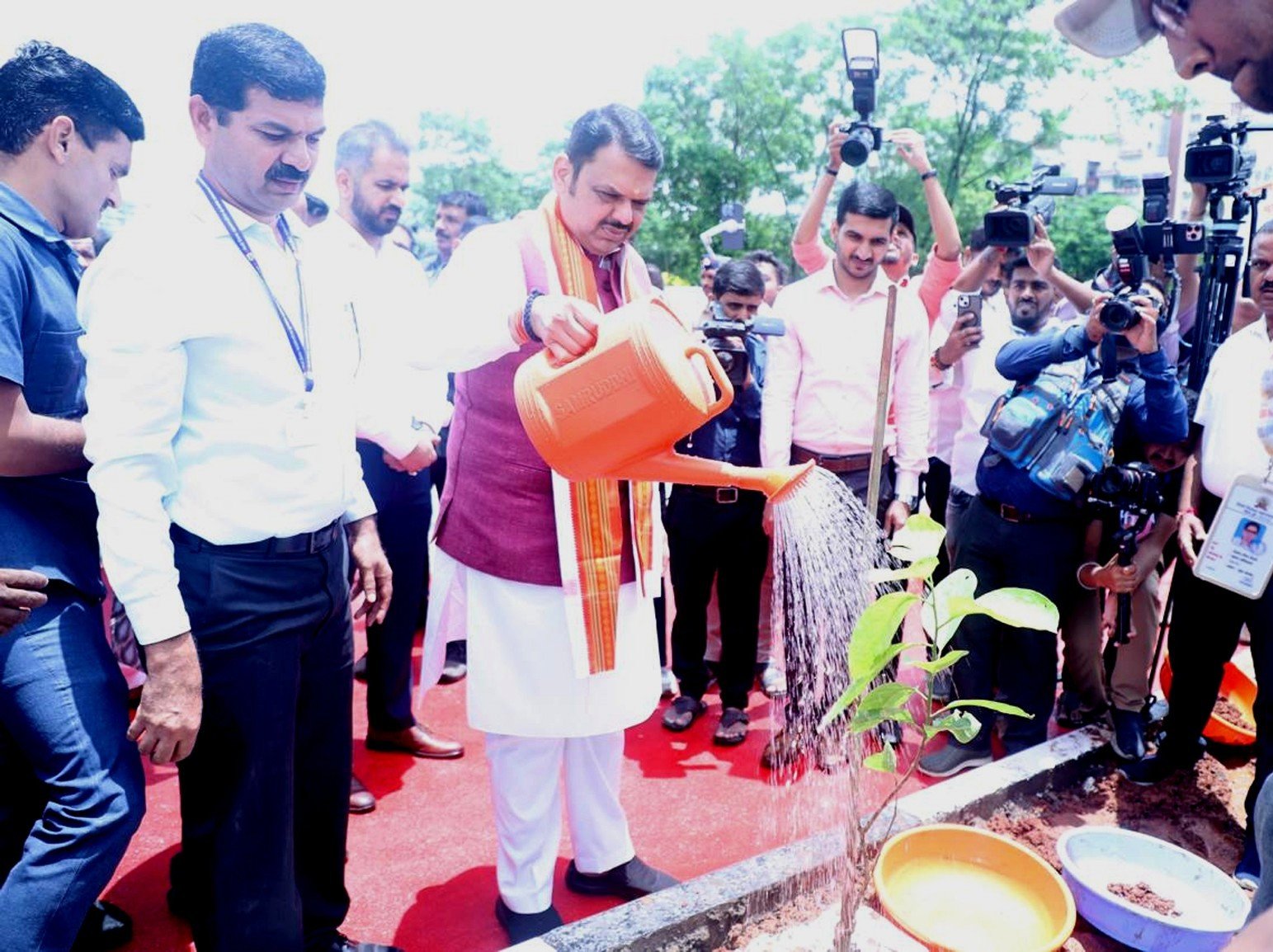 पिंपरी चिंचवड शहरात दर दहा मीटर अंतरावर देशी वृक्ष लागवड!