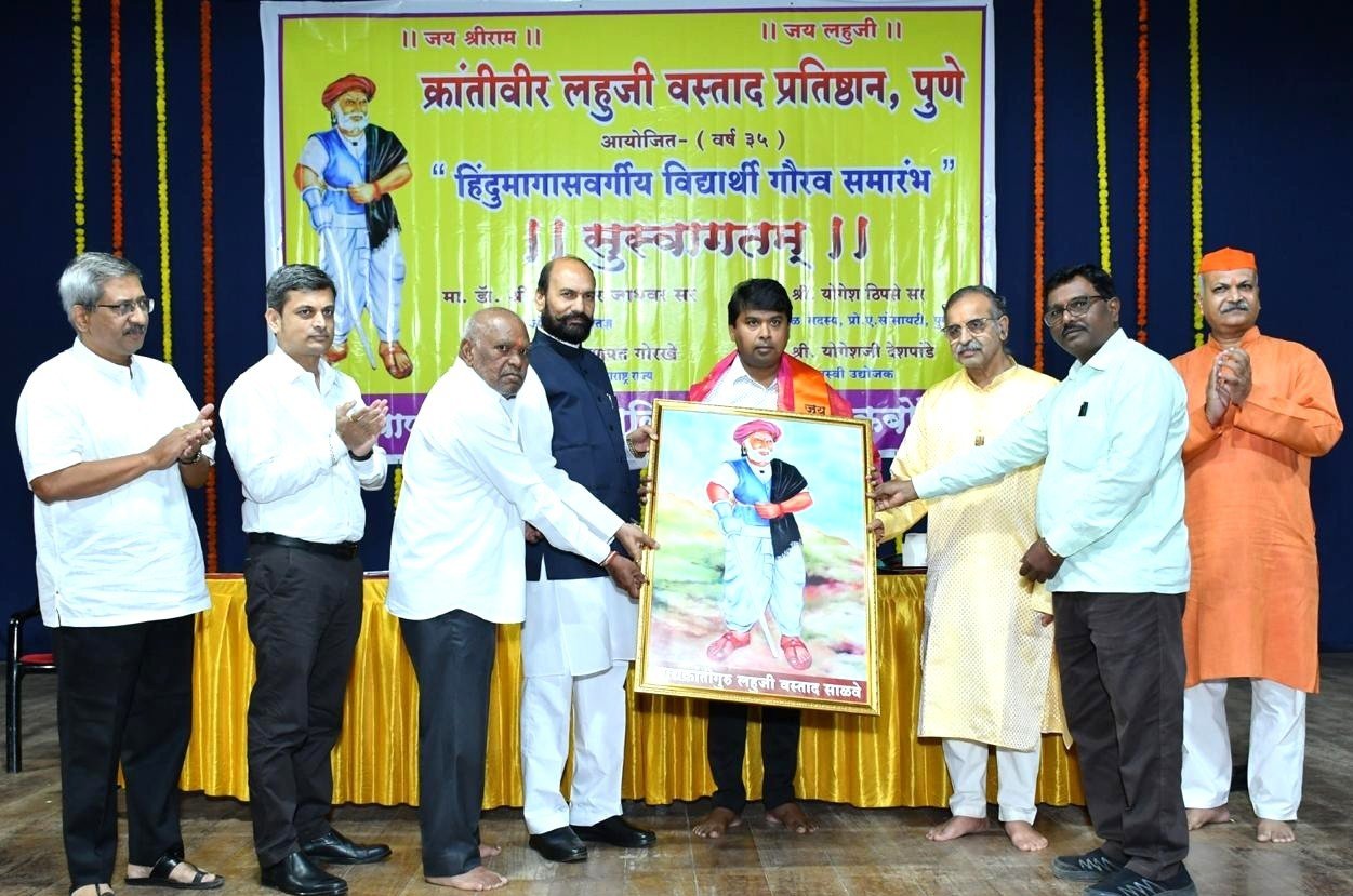 “क्रांतिवीर लहुजी वस्ताद साळवे पुरस्कार राष्ट्रीय युवा पुरस्कारापेक्षाही मोठा : आमदार गोरखे