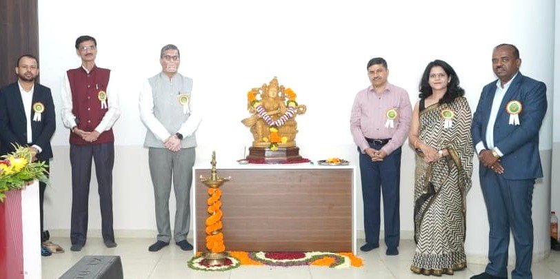 शिक्षणाने मिळतो आयुष्याला आकार : गिरीधर पै