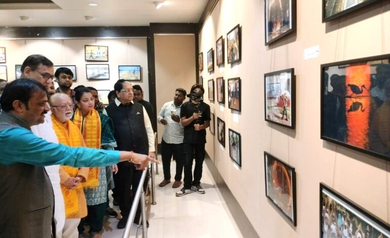वृत्तपत्र छायाचित्रकारांचे छायाचित्र प्रदर्शन बालगंधर्व कलादालनात!