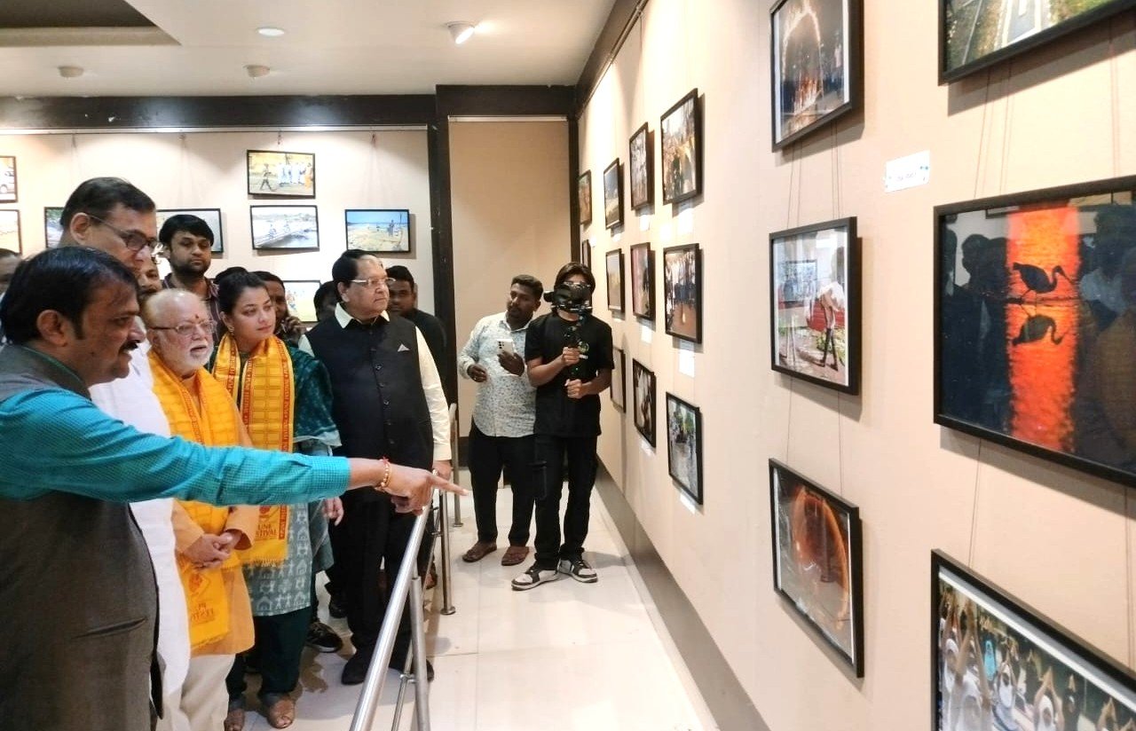 वृत्तपत्र छायाचित्रकारांचे छायाचित्र प्रदर्शन बालगंधर्व कलादालनात!