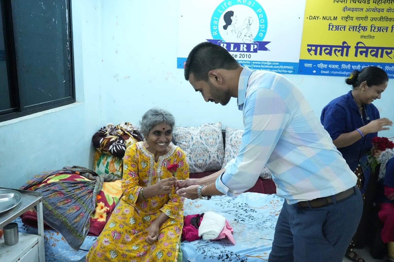 सावली… बेघरांच्या दुःखाला मायेची सोबत!