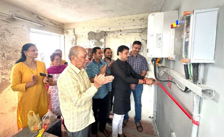 शहराध्यक्ष .शत्रुघ्न काटे यांच्या हस्ते सौरऊर्जा प्रकल्पाचे उद्घाटन!