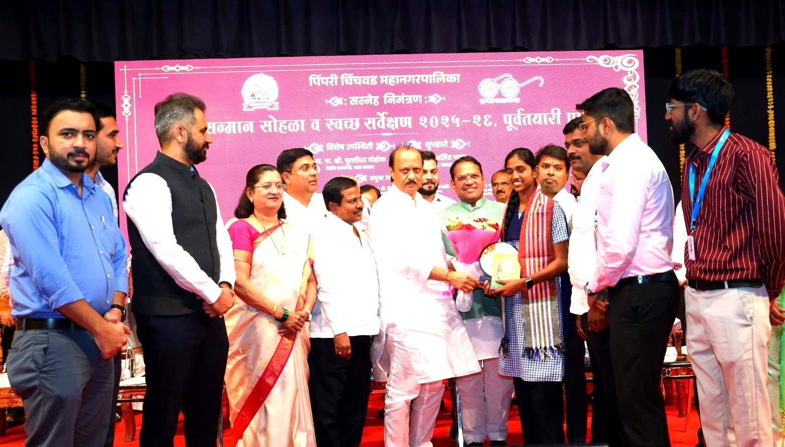 जर्मनीला निघालेल्या श्रावणी टोनगे हिचा अजित पवार याचे हस्ते सत्कार!