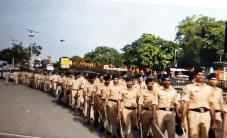 आक्षेपार्ह पोस्टमुळे यवत मध्ये दोन गटात वाद; जमावाने जाळपोळ करुन गाड्या पेटविल्या!