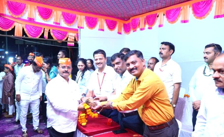 भोसरी विसर्जन मिरवणुकीत पारंपरिक वाद्यांचा नाद, सजवलेल्या रथांची शोभा!