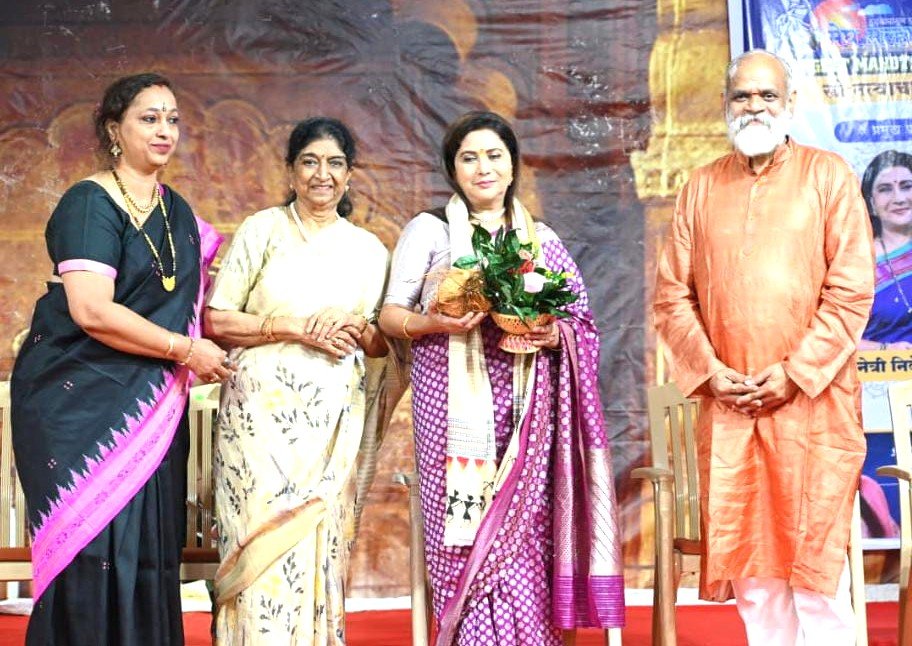 भविष्यात एकटेपणा हा भयंकर रोग असेल : अभिनेत्री निवेदिता सराफ