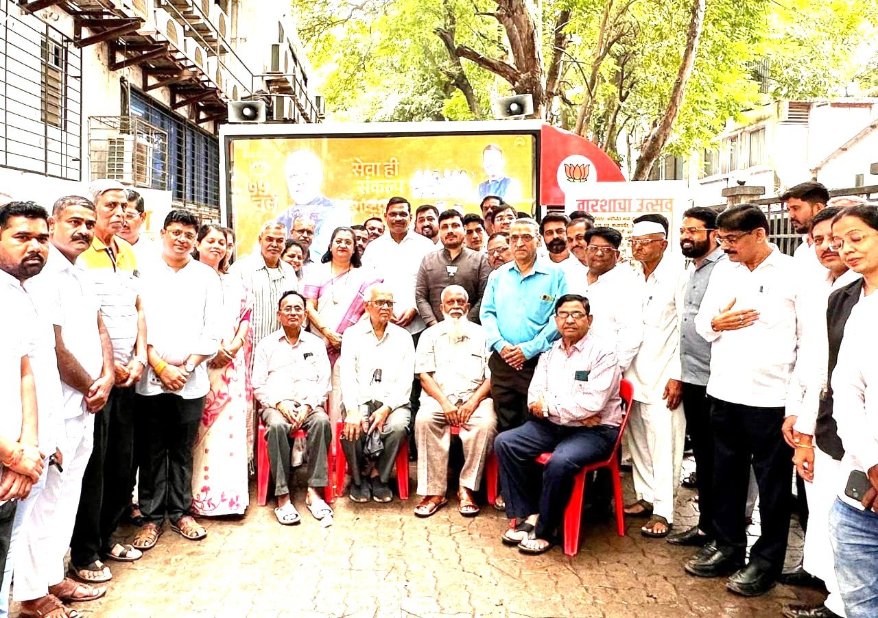 पंतप्रधान मोदींच्या जीवन चरित्रावरील माहितीपट व प्रदर्शनी व्हॅनचे उद्घाटन!