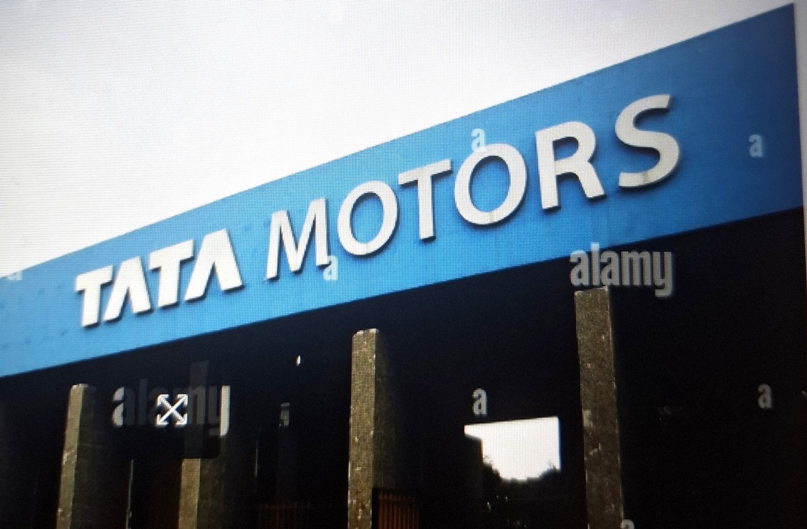 टाटा मोटर्स कामगारांना वीस हजार पाचशे रुपयांची वेतन वाढ!