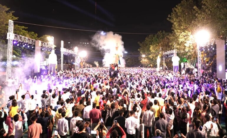 पिंपळे सौदागरमध्ये भव्य 70 फुटी ‘रावण दहन’!