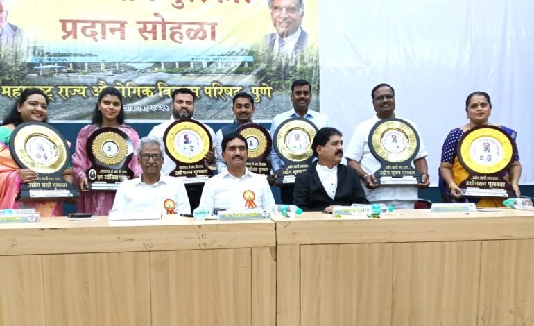 टाटा आधुनिक काळातील संत : चंद्रकांत दळवी