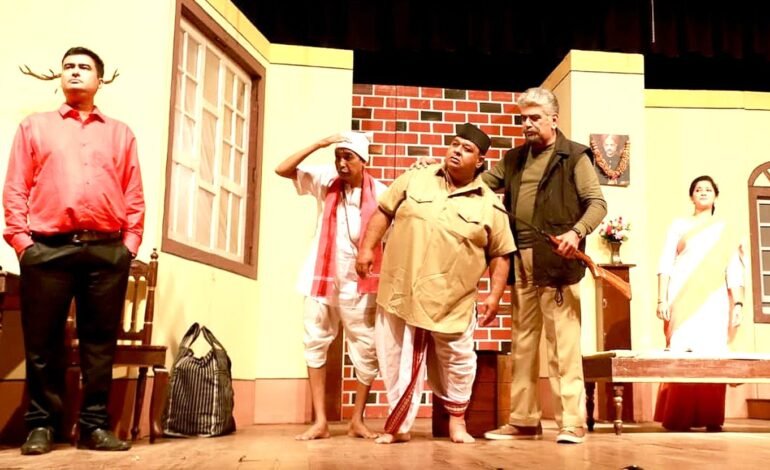 रसिकांच्या ‘हाऊस फुल’ प्रतिसादात रंगले ‘तुझे आहे तुजपाशी’ आणि ‘पत्रा पत्री’!