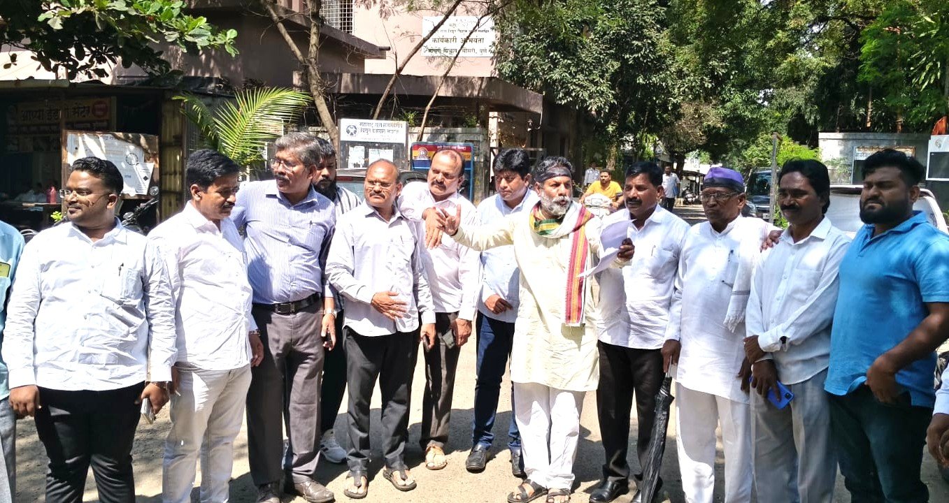 वीजदरवाढ तातडीने रद्द करण्यात यावी यासाठी आंदोलन!