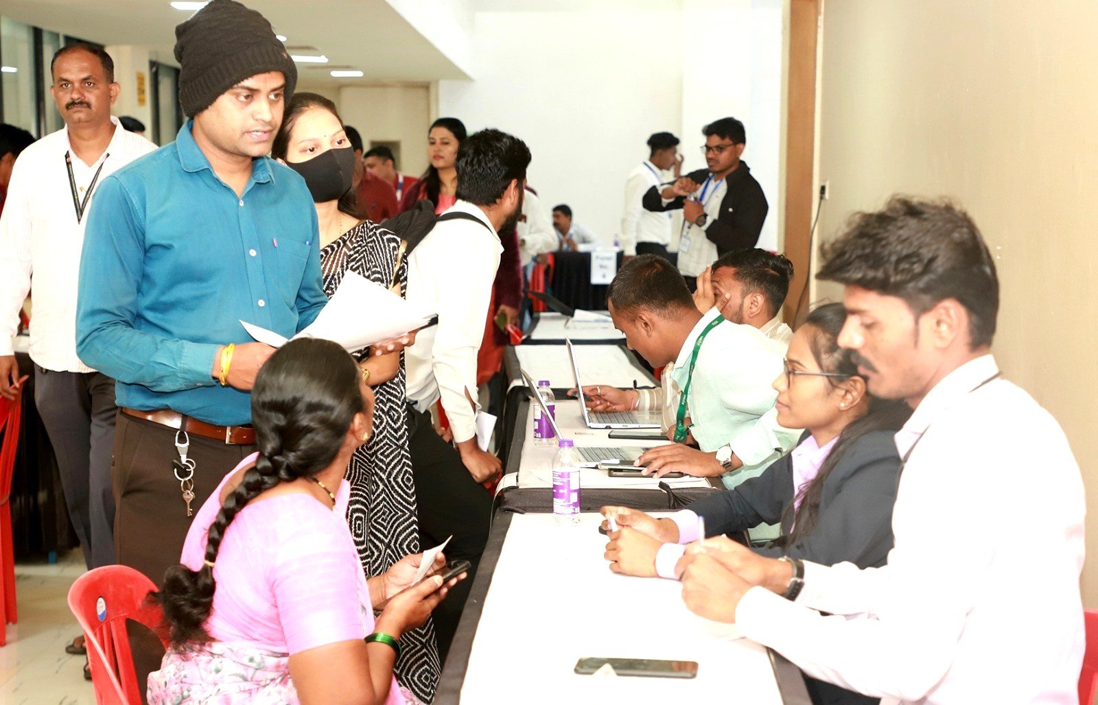 रोजगार मेळाव्यात  १ हजारपेक्षा अधिक नोकरीच्या संधी उपलब्ध!