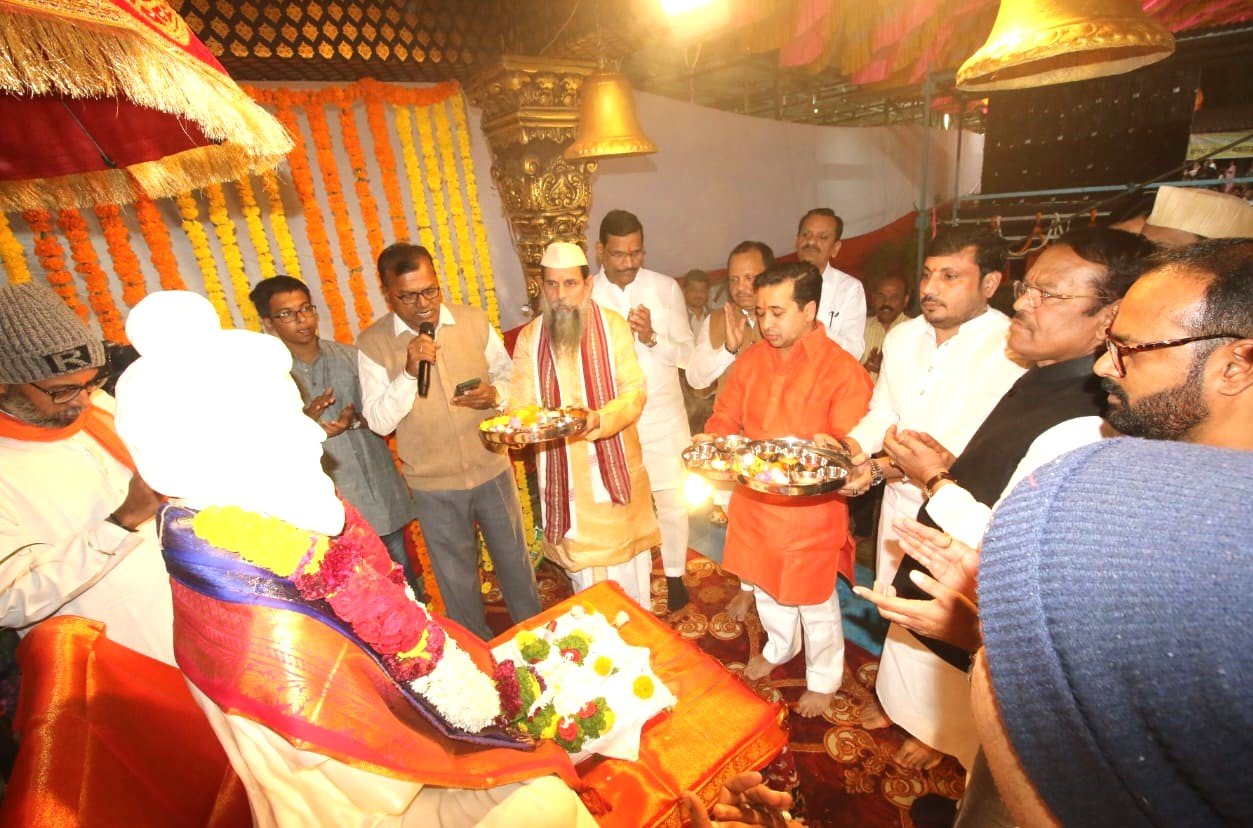 हिंदू मंदिरांच्या जमिनी व परिसरातील अतिक्रमणांवर कारवाई करा : मंत्री नितेश राणे