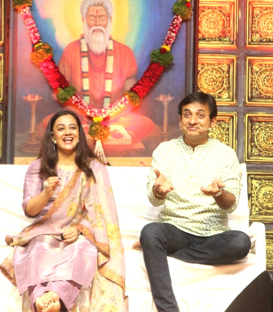 संकर्षण आणि स्पृहानं केलं श्रोत्यांना हसता-हसता अंतर्मुख!