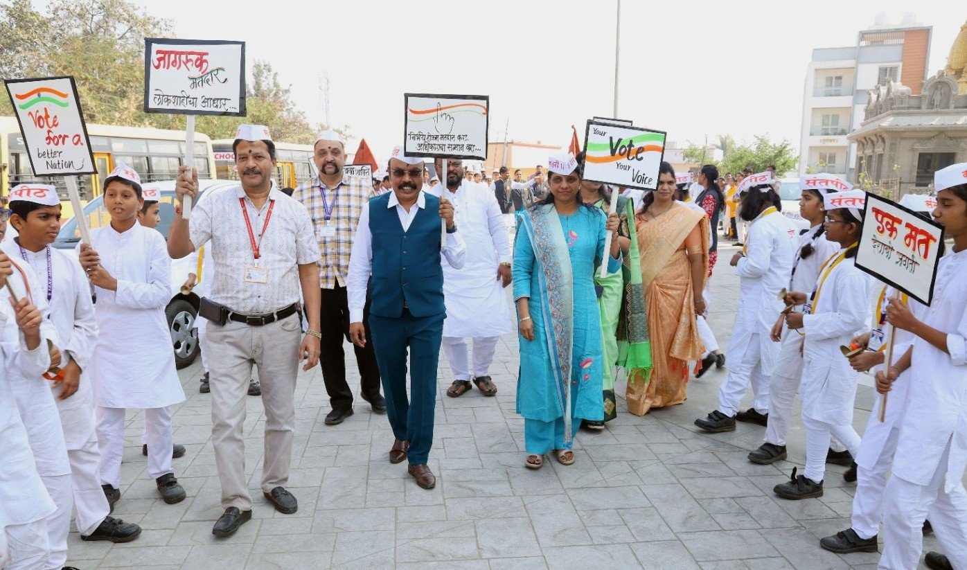 वारकरी परंपरेच्या साजात, विद्यार्थ्यांच्या सहभागातून मतदान जनजागृतीचा अभिनव उपक्रम!