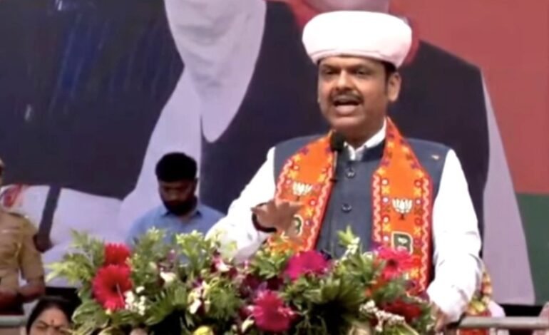 विरोधकांना विकासकामांची आठवण करून द्या : मुख्यमंत्री देवेंद्र फडणवीसांचा सल्ला!