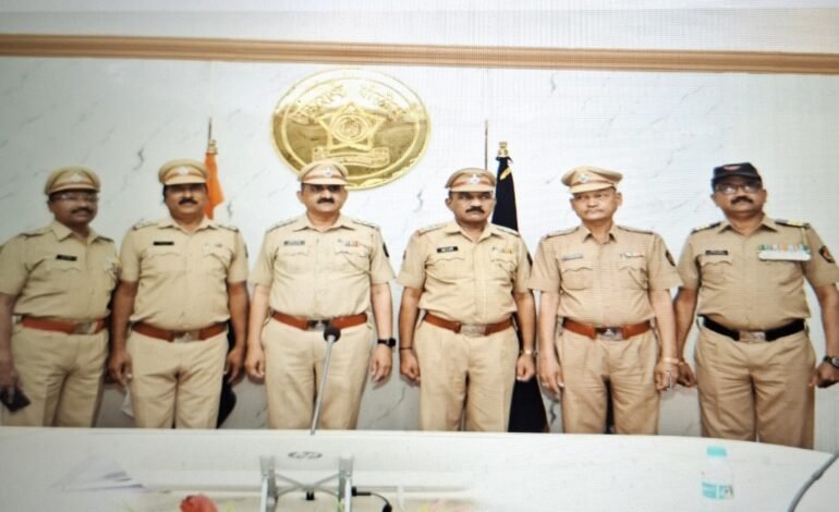 पोलीस आयुक्तालय कार्यालयातील पाच पोलीस अधिकारी व अंमलदार सेवानिवृत्त!