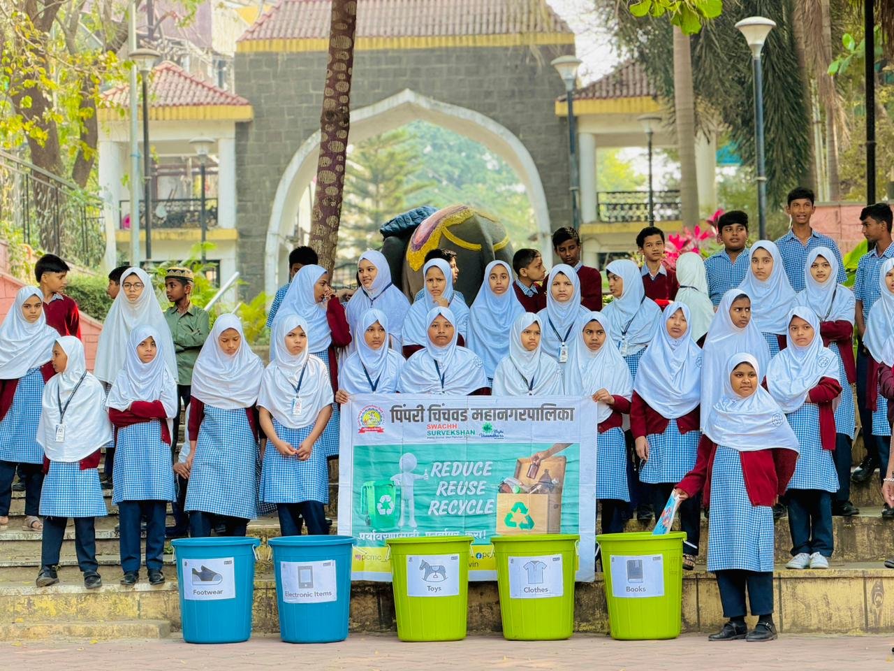 विद्यार्थ्यांना आर.आर.आर. सेंटर संकल्पनेचे प्रात्यक्षिकाद्वारे मार्गदर्शन!