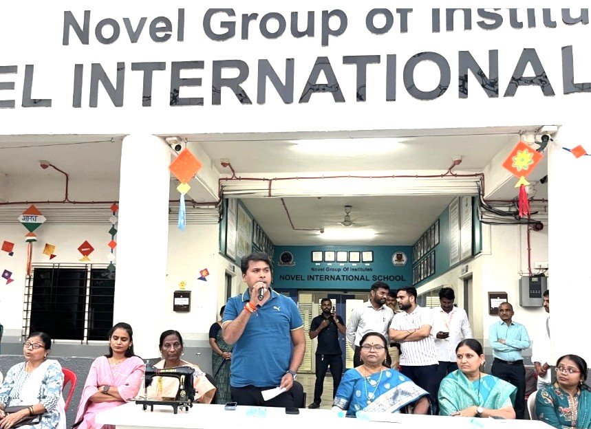 आमदार अमित गोरखे यांच्या पुढाकारातून ४०० महिलांना शिलाई मशीन वाटप!