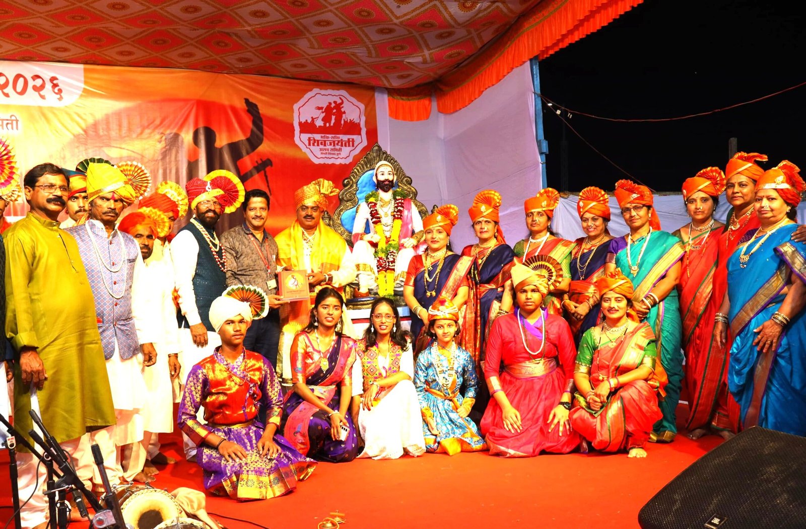 १४ शाहिरांनी शाहिरीतून दिली छत्रपती शिवाजी महाराजांना मानवंदना!