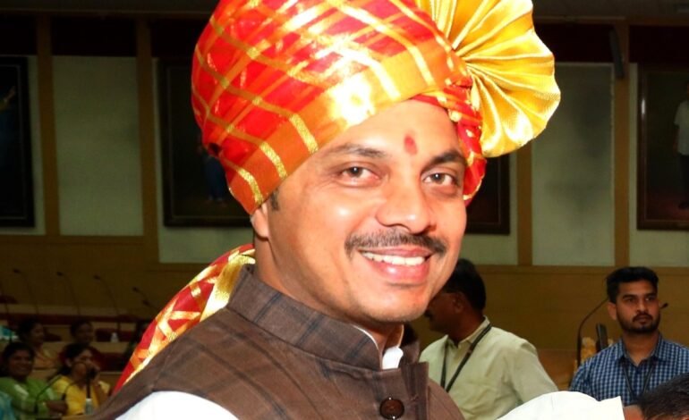 शुभेच्छांसाठी हार-पुष्पगुच्छ नको; विद्यार्थ्यांसाठी शैक्षणिक साहित्य द्यावे : महापौर रवी लांडगे