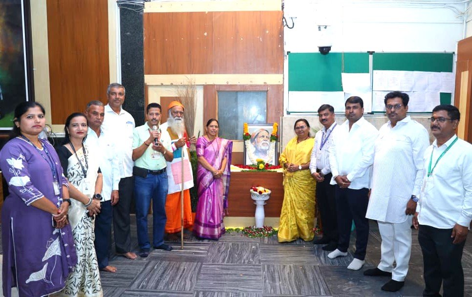 थोर समाजसुधारक संत गाडगेबाबा यांच्या जयंती निमित्त अभिवादन!