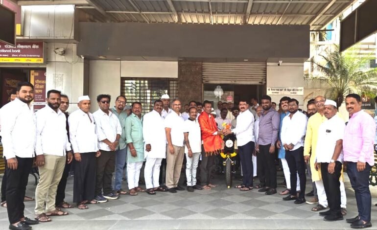 पिंपळे सौदागर राष्ट्रवादी कॉंग्रेस लकी ड्रॉ द्वारे सचिन ढेपे यांना नवी कोरी बुलेट!