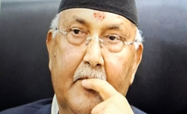 नेपाळमध्ये माजी पंतप्रधान के पी शर्मा ओली आणि माजी गृहमंत्री लेखक यांना अटक!