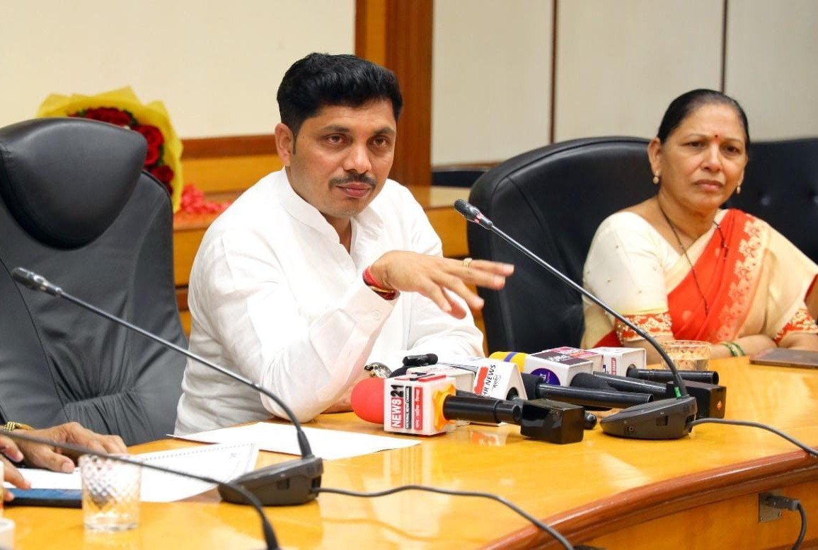 शहरातील प्रमुख प्रश्नांवर तातडीने उपाययोजना करण्याचा महापौर रवि लांडगे यांचा निर्धार!