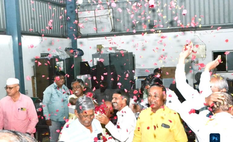 ‘रंगात रंगुनी सार्‍या…’ विनोदी, विडंबन कविसंमेलनातील हास्यरंगात श्रोते चिंब!