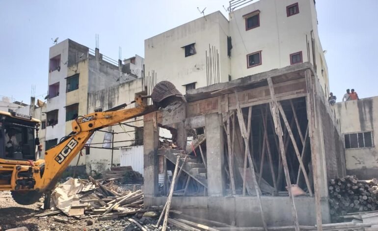‘इ’ क्षेत्रीय कार्यालयांतर्गत अनधिकृत बांधकामांविरोधात धडक कारवाई!