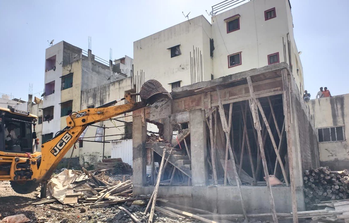 ‘इ’ क्षेत्रीय कार्यालयांतर्गत अनधिकृत बांधकामांविरोधात धडक कारवाई!