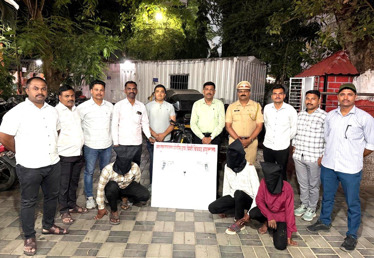 तीन सराईत गुन्हेगारांकडून दोन पिस्तूल, जिवंत काडतुसे जप्त!