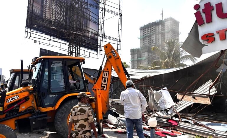 जगताप डेअरी,कस्पटेवस्ती, वाकड,भुजबळ चौक; अनधिकृत पत्राशेडवर कारवाई!