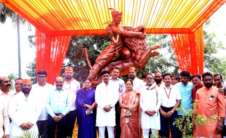 स्वराज्याच्या रक्षणासाठी दिलेले बलिदान आजच्या पिढीसाठी प्रेरणादायी : महापौर लांडगे