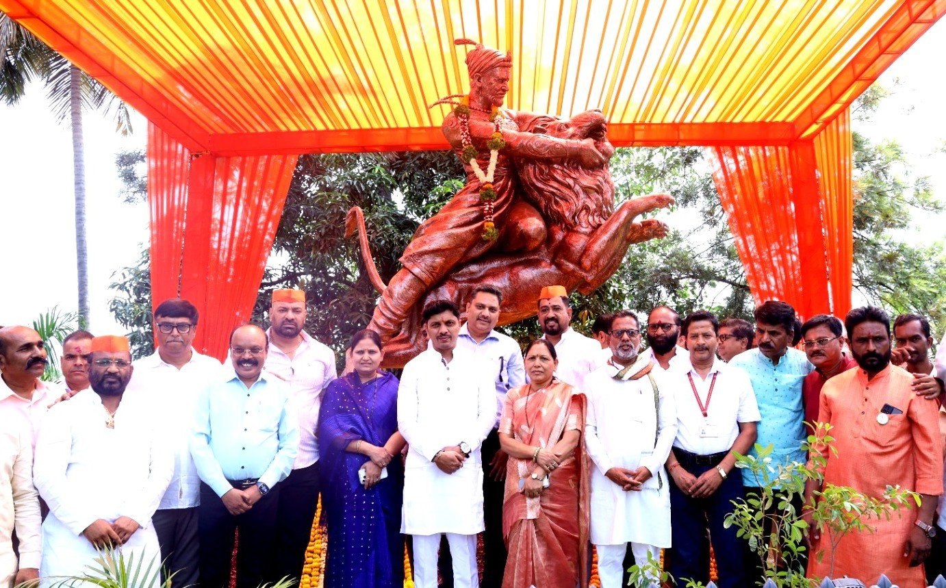 स्वराज्याच्या रक्षणासाठी दिलेले बलिदान आजच्या पिढीसाठी प्रेरणादायी : महापौर लांडगे