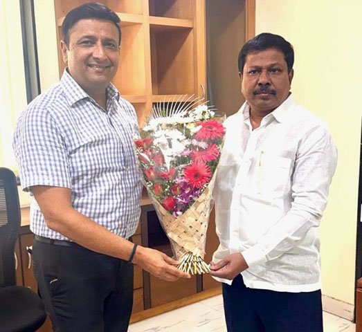 विधानसभा उपाध्यक्ष अण्णा बनसोडे यांनी प्रलंबित प्रकल्पांची घेतली माहिती!