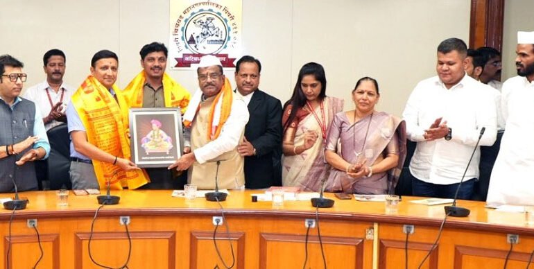वारकऱ्यांना सुविधा उपलब्ध करून देण्यासाठी विविध विभागांमध्ये समन्वय साधण्याच्या सूचना!