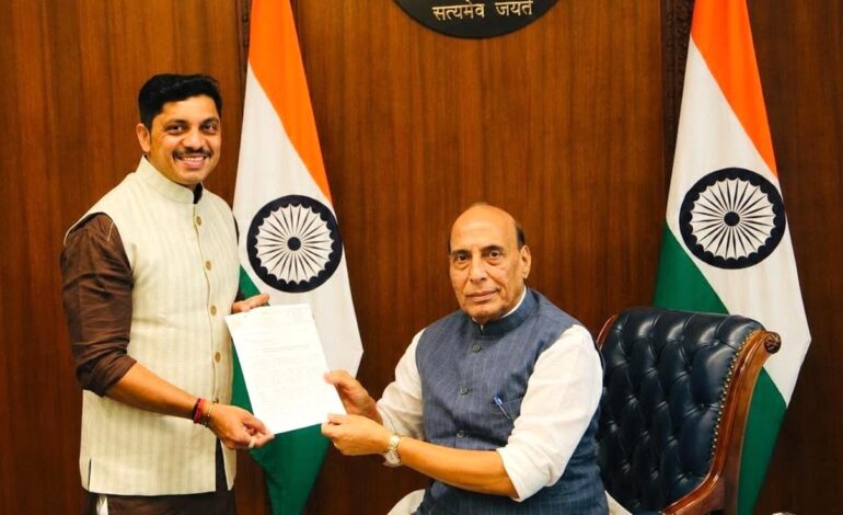 रेड झोनमुक्तीसाठी महापौर रवि लांडगे यांचे संरक्षणमंत्री राजनाथसिंहाना साकडे!