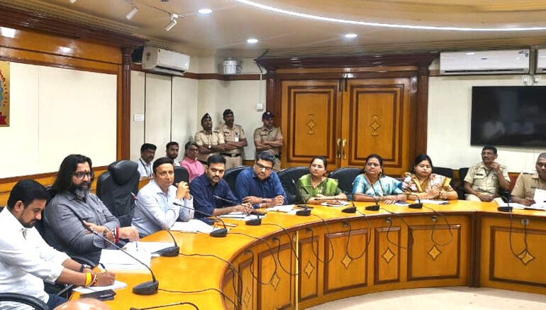 खुड्डेमुक्त रस्ते, कोंडीमुक्त वाहतूक अन् कचरा नियोजनासाठी प्रशासनाला आमदार महेश लांडगे यांची ‘‘डेडलाईन’’!